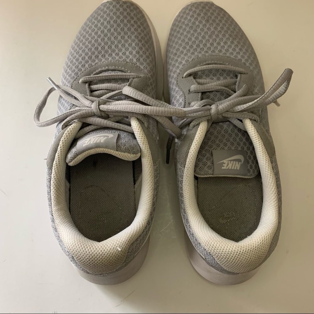 Nike Tanjun Grey / White Sneakers, W7 - Picture 6 of 14